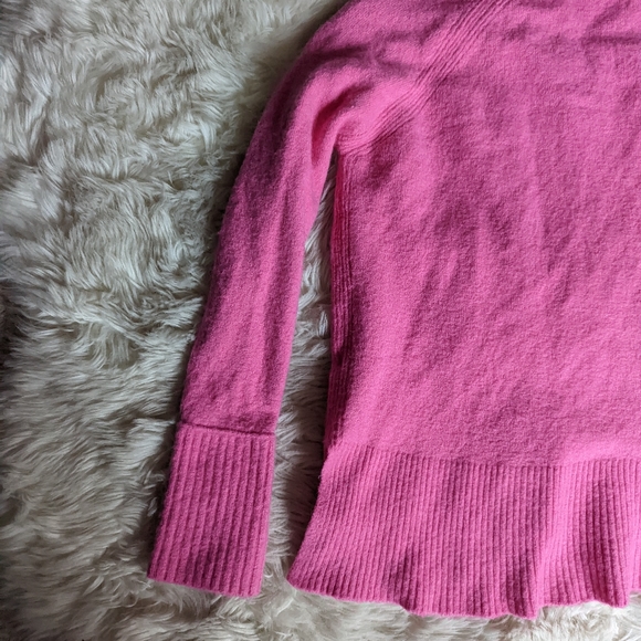 EUC J. Crew Side Slit Supersoft Turtleneck Sweater in Intense Pink - Picture 15 of 16